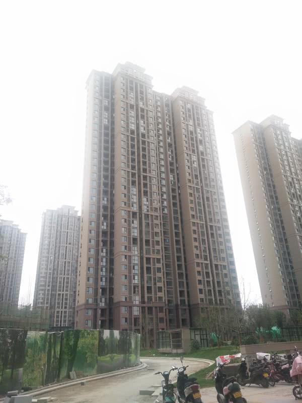 鄭州一樓盤延期交房11個月,違約金沒給完就不給了?開發商回應